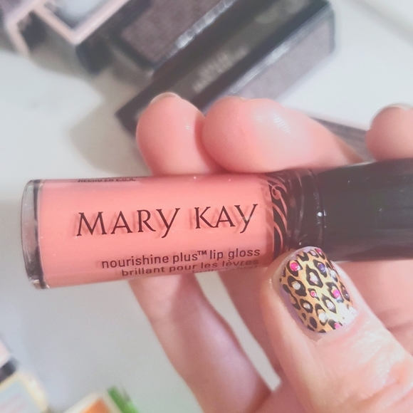 Mary Kay Nourishine Lipgloss 1 Each Berry Tart, Sun Blossoms *3/$20* - Picture 2 of 7